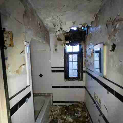 15045 manor (56).jpg